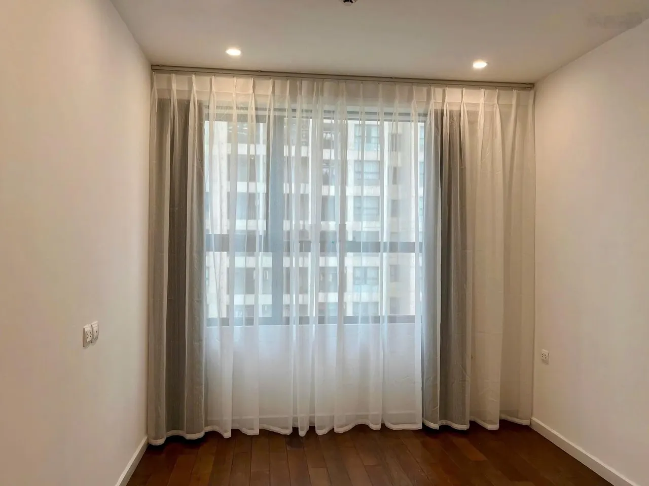 Chính chủ cho thuê C1 3x02 70m 2pn2wc nội thất cơ bản như hình đang trống chuyển tới ở ngay