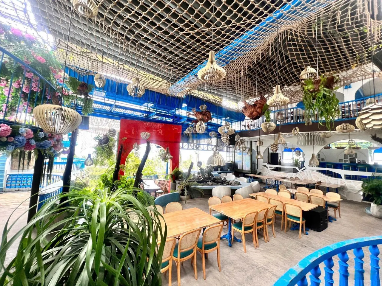 Cho thuê mặt bằng tầng 4 view biển siêu đẹp mặt đường Trần Phú khu đông đúc khách du lịch