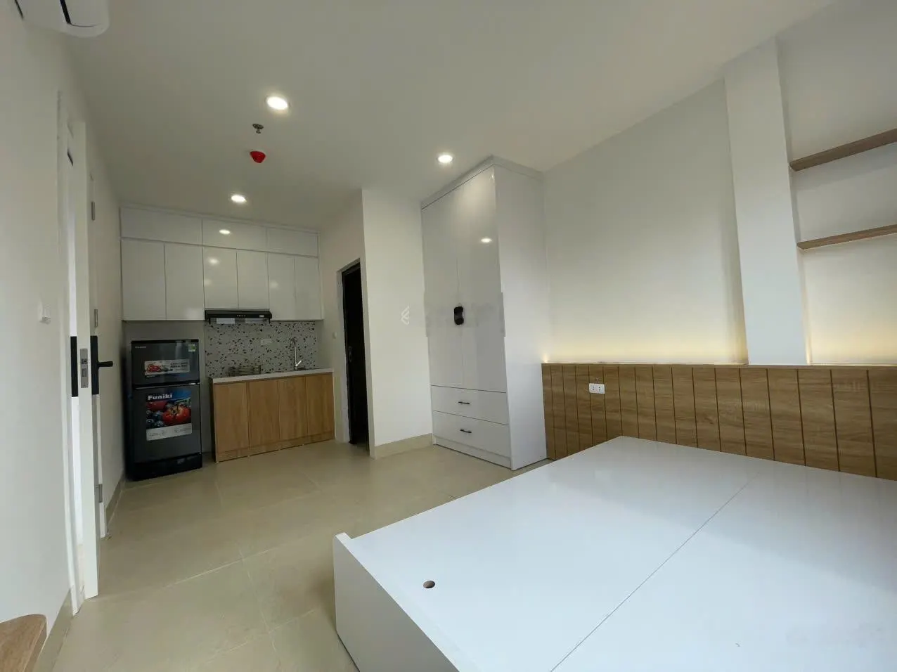 Cho thuê CCMN khép kín, thang máy tại Đống Đa 18m2 giá chỉ 5 triệu