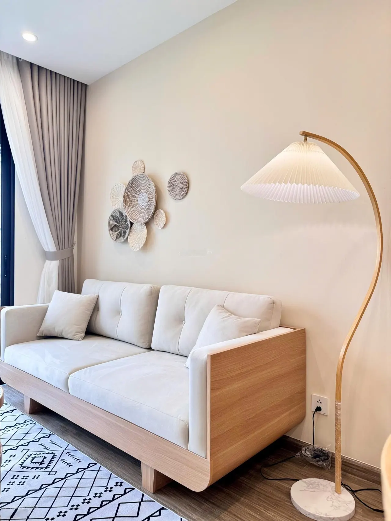 Cho thuê căn hộ 3 phòng ngủ, đủ đồ tại Eco Green City Nguyễn Xiển, giá 12,5 tr/tháng