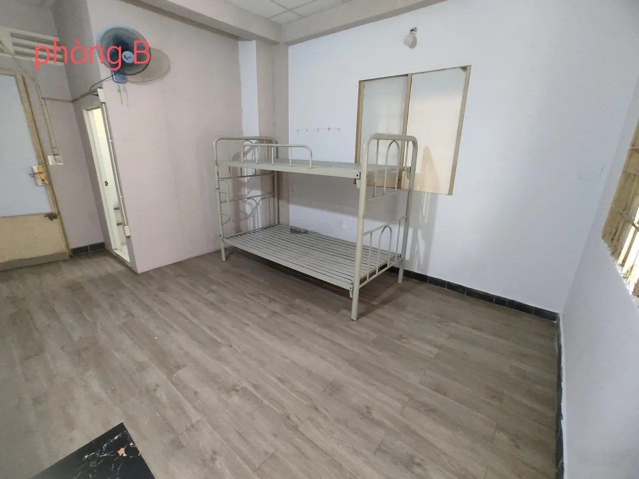 HCM Q3 mưa không ngập, có ban công rộng, 2 cửa sổ, toilet riêng, giá 2,9tr/tháng, khu Lê Văn Sỹ