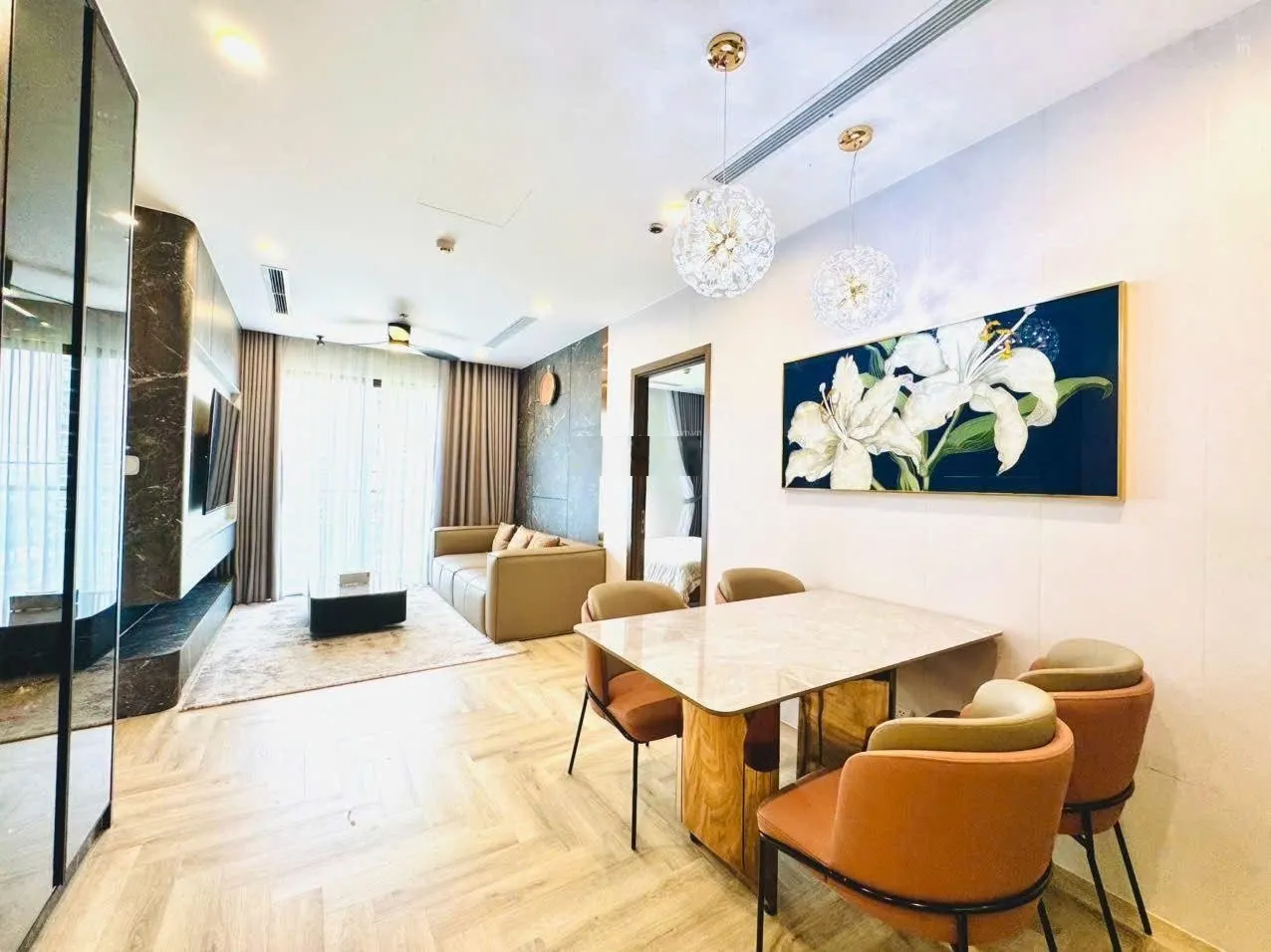 Cho thuê căn hộ 2PN+ The Beverly cao cấp full NT luxury, style sang trọng, tầng thấp giá chỉ 15tr