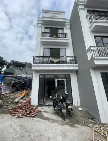 Bán nhà ngõ 28 cao xanh,hạ long