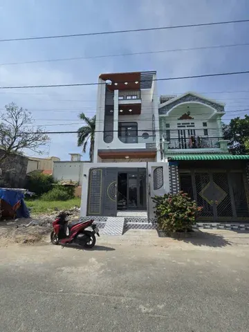 Bán nhà mới xây trong KDC Hoàng Phúc , xã Long Khê dt 81m2 , 2 lầu , 3pn , 3wc giá 3,28 tỷ