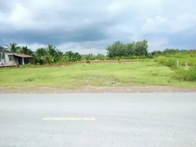 090••••86 .Bán đất 300m² có sẵn 100m² thổ cư ngang 5m giá 680 triệu tại Quốc lộ 14 Phường Đồng Xoài
