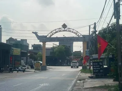Đất đẹp, cạnh nhà văn hoá , trường học các cấp,vài bước ra đường QL10,daan cư đông đúc , an ninh tốt