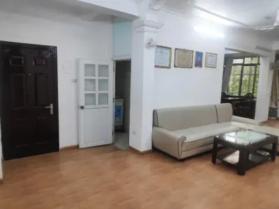 Cho thuê căn hộ tập thể láng hạ, đống đa, nhà đẹp sẵn nội thất, 3 ngủ