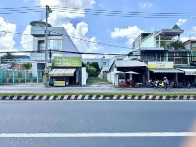 Bán đất 455.7 m2 mặt tiền đường Nguyễn Huệ, phường Long Châu, tỉnh Vĩnh Long