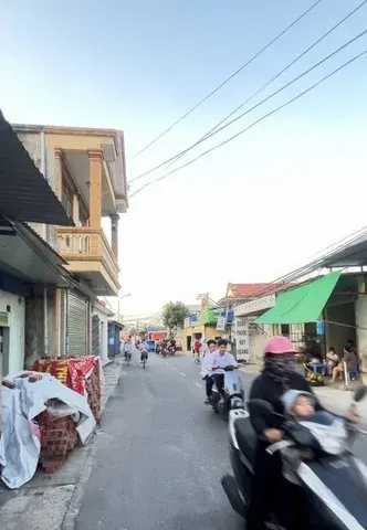 BÁN NHÀ MẶT CHỢ , KIỀN BÁI,109,3M2 - FULL NỘI THẤT .L/h:076••••90 em Thúy Vị trí đắc địa, kinh doanh sầm uất, tiện ích đầy đủ Nhà mới, thiết kế hiện đại, nội thất chuẩn xịn Diện tích rộng 109,3m2 Thu nhập ổn định với hợp đồng thuê 7