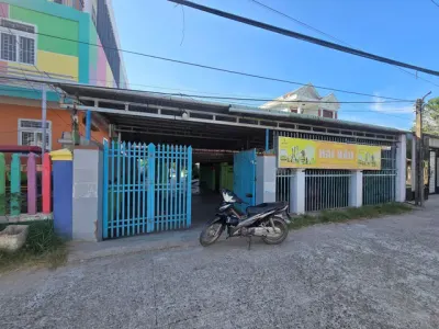 BÁN ĐẤT HẺM MẬU THÂN- ĐƯỜNG Ô TÔ TP TUY HÒA Vị trí đẹp, hẻm ô tô thông thoáng Cách ngã tư Nguyễn Hữu Thọ chỉ khoảng 150m Khu dân cư đông đúc, an ninh Tổng diện tích: 479m² 463m² ODT 16m² CHN Mặt tiền rộng: 11m Ưu điểm