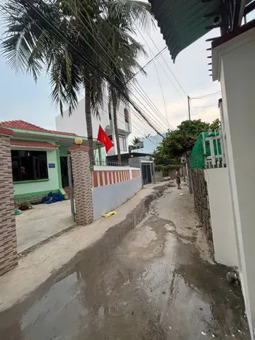BÁN NHÀ HẺM Ô TÔ ĐƯỜNG GÒ CÂY SUNG – NHA TRANG giá 3.8 tỷ Diện tích: 93,5m² ngang 5, 70m thổ cư Diện tích sử dụng 187m2