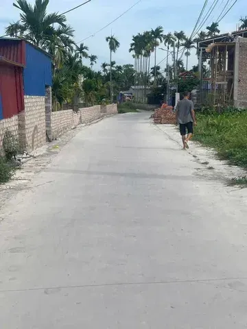 Chính chủ gửi bán lô đất tại Thôn 10 - Ngũ Lão cũ. L/h:076••••90 em Thúy ( nay là Phường Bạch Đằng - HP ) Diện tích: 96,2m2 Hướng Đông Giá 1ty5 xxtr Ngõ thực tế 3,5m2 Cách đường 359 chỉ hơn 200m, chúc Thông các ngả, ngõ oto đỗ cửa