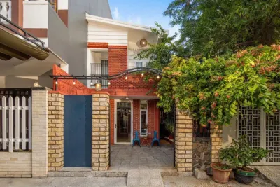 Hạ 400TR - bán đất tặng homestay 2 tầng cách biển mân thái 300M - giá 11,1 tỷ.