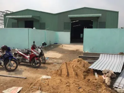 Nhà xưởng cho thuê phường thạnh xuân quận 12 DT: 600M giá 33 triêu/tháng LH: 09044977229