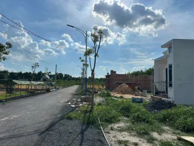 Bán đất ngay chợ, KCN gần ngã 4 lớn 1000M2 T.cư, S.hồng dân đông giá 570TR