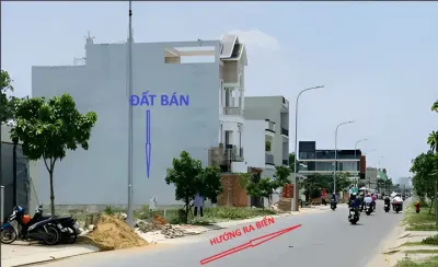 Bán đất trục chính ngay sát bãi tắm ,kinh doanh sầm uất
