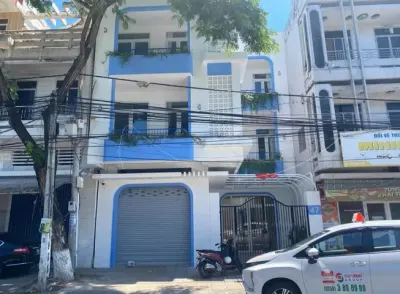 [ Toà Căn Hộ mặt tiền Trần Phú _ gần bệnh viện Vinmec Nha Trang ] * ra biển 150m *. Dt 195m2. Giá 39ty