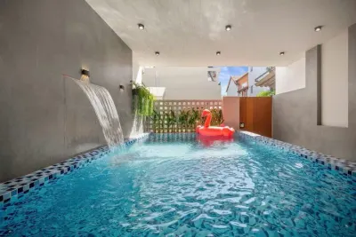 Bán villa 3 tầng có hồ bơi – sát biển mỹ khê – đường trần văn dư-HĐ thuê 65TR/tháng-giá 20.8 tỷ