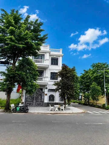 Bán Nhà riêng 148m2 có sẵn 148 m2 thổ cư giá 17.6 tỷ tại đường Liên Phường Phường Phú Hữu Quận 9 TP. Hồ Chí Minh