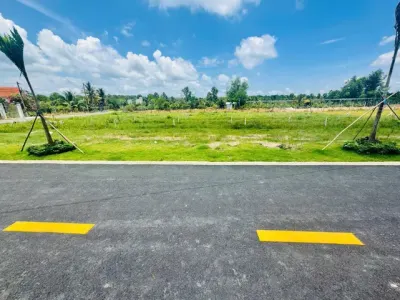 Kẹt tiền bán lại lô đất MT nhựa 220M2 gần chợ, KCN dân cư đông giá 545TR