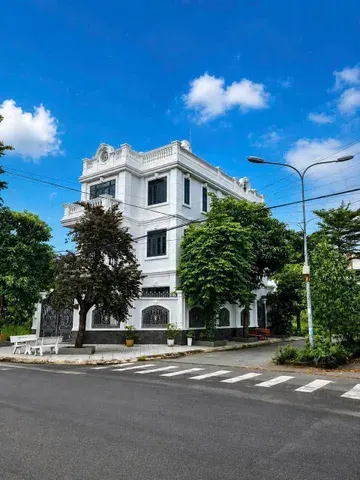 Bán nhà vị trí đẹp KDC Thời Báo Kinh Tế Q9, đường Bưng Ông Thoàn, nhà mới - hoàn công - full nội thất