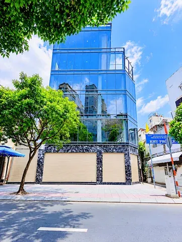 Cho Thuê Nhà GÓC 2MT: 121 Lê Thị Riêng - Quận 1 - 15.5x7m, hầm, 6 tầng