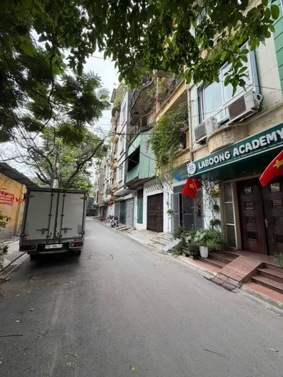 Bán nhà đường trường chinh, thanh xuân, dt 42m2 xây 5 tầng, ô tô đỗ cửa