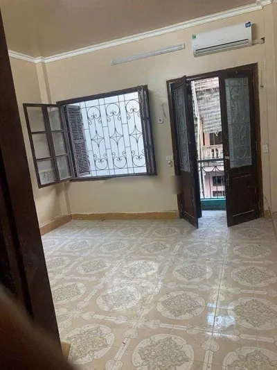 Cho thuê nhà ngõ 156 đê tô hoàng, hai bà trưng 60m x 4 tầng, oto vào nhà, giá 12.5 triệu