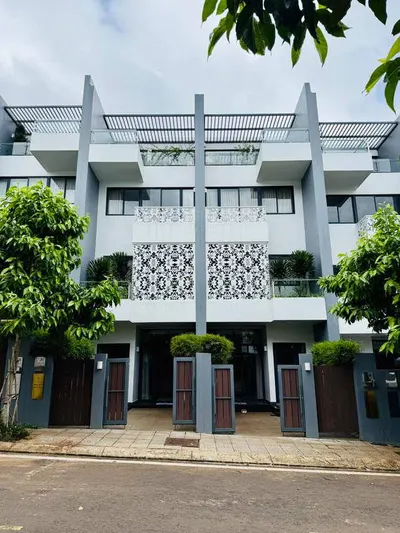 Bán nhà phố kđt thành phố cà phê, buôn ma thuột, diện tích 100m², 4 tầng, 5pn, giá 8,6 tỷ