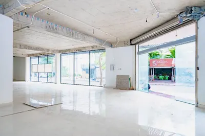 Cho thuê tòa nhà góc 2 mặt tiền đặng thai mai, phan thiết, ngay trung tâm, 6 tầng thang máy