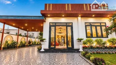 Villa sân vườn hồ bơi 551m2 full nội thất, gần chợ Bình Chánh, giá 5.3 tỷ