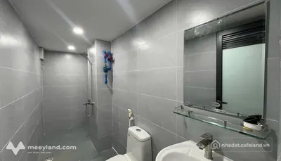 Trống sẵn kiot nội thất cơ bản mới xây 100% gần KCX, VNG