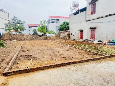 Chính chủ cần bán gấp lô đất sát vòng xuyến phật tích giá 2,350 tỷ. cc 0967 608