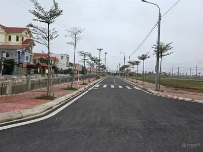 0975 897 *** bán đất tt quất lâm, sát trục chính kinh doanh, 128m2 giá 12,5 triệu/m2, cách biển 100m