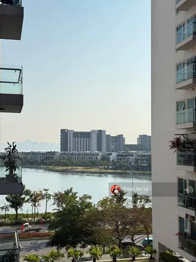 Do chuyển định cư không sử dụng nên cần bán căn hộ 3pn 96m2 trung tâm du lịch bãi cháy, hạ long