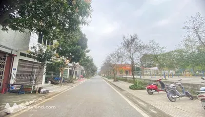 Nhà 2 tầng đẹp như mơ, view công viên thoáng đãng, sẵn sàng đón bạn