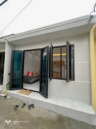 Nhà 2 căn full nội thất, sổ đỏ vuông vắn, giá ưu đãi cạnh Sân vận động Hà Lầm