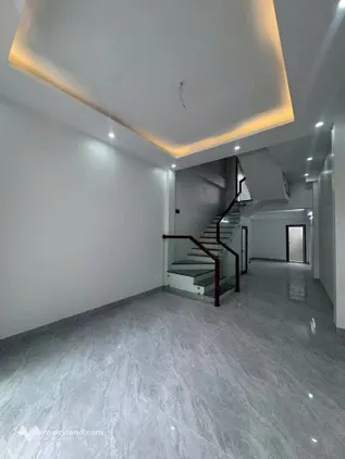 Bán nhà 2 tầng còn thơm mùi sơn, phường Đông Sơn