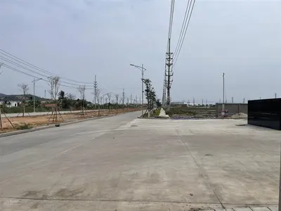 Diện tích đất 5.000m2. không gian rộng rãi, thông thoáng. hạ tầng sẵn có, sạch đẹp. bàn giao ngay