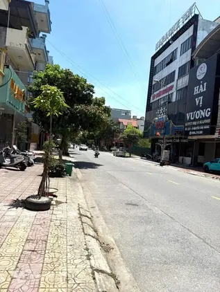 Bán đất tặng nhà cấp 4 mặt đường kinh doanh Nguyễn Văn Năng giá cực tốt