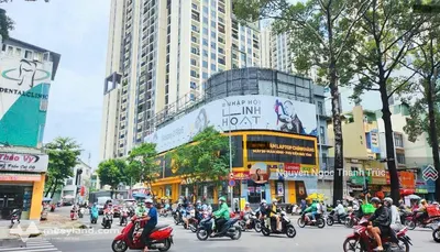 Cho thuê mặt bằng ngã tư lê duẩn hai bà trưng, quận 1 dt 25x20m trệt 2 lầu 300 triệu/tháng