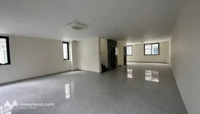 Cho thuê tòa nhà văn phòng DT 10x20m, tại Khu đô thị Him Lam Kênh Tẻ. Diện tích 500m2