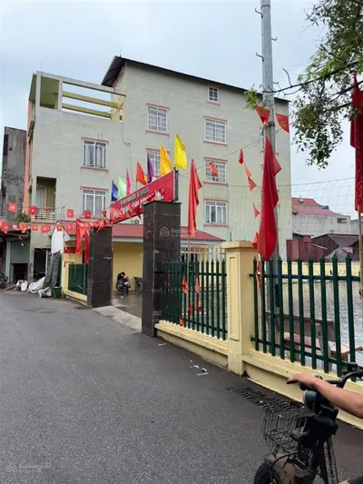 Hàng hot bán nhanh lô đất đẹp đường thông khu phố mai động phù khê từ sơn
