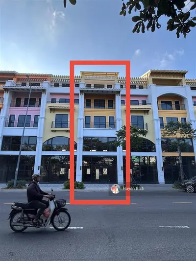Nhận ngay nhà 5 tầng mặt tiền trần hưng đạo vào kd mà ngân hàng hỗ trợ cả lãi và gốc đến 09/2029.