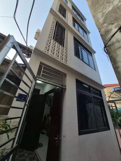 Bán nhà dân xây giá rẻ 1.65 tỷ 4 tầng full đồ ngõ trần nhân tông