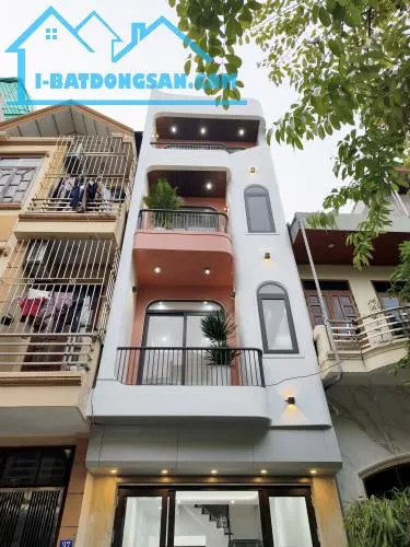 Bán nhà 5,7 tỷ, mặt đường 35 lê ngọc hân ( phường hạ long ), 60,3M2 x 4 tầng
