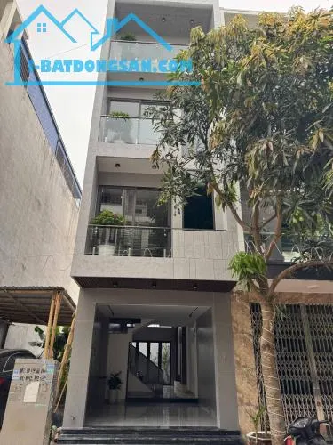 Bán nhà 5 tỷ 550 triệu, mặt đường KĐT bãi viên, 64M2 x 4 tầng