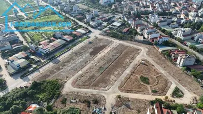 chủ bán gấp lô đất 98m2 mặt đường 33m,trung tâm phường ,kinh doanh bất chấp