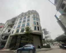 Cho thuê VIP Nguyễn Tuân - Thanh Xuân, 240m2x5T, 1 hầm, thông sàn, thang máy cuối, ôtô đỗ thoải mái