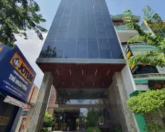 Cho thuê nhà đường Nguyễn Văn Huyên, Tây Hồ, HN. DT 150m2, 6 tầng nhà mới có thang máy. Giá 75tr/th